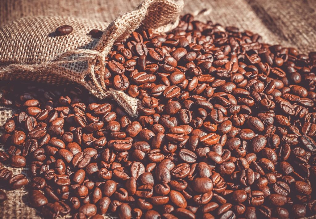 كيف تختار البن المناسب ؟ coffee, coffee beans, beans, roasted, caffeine, brown, bag, linen bag, coffee sack, aroma, food, enjoyment, coffee, coffee, coffee, coffee, coffee, coffee beans, coffee beans